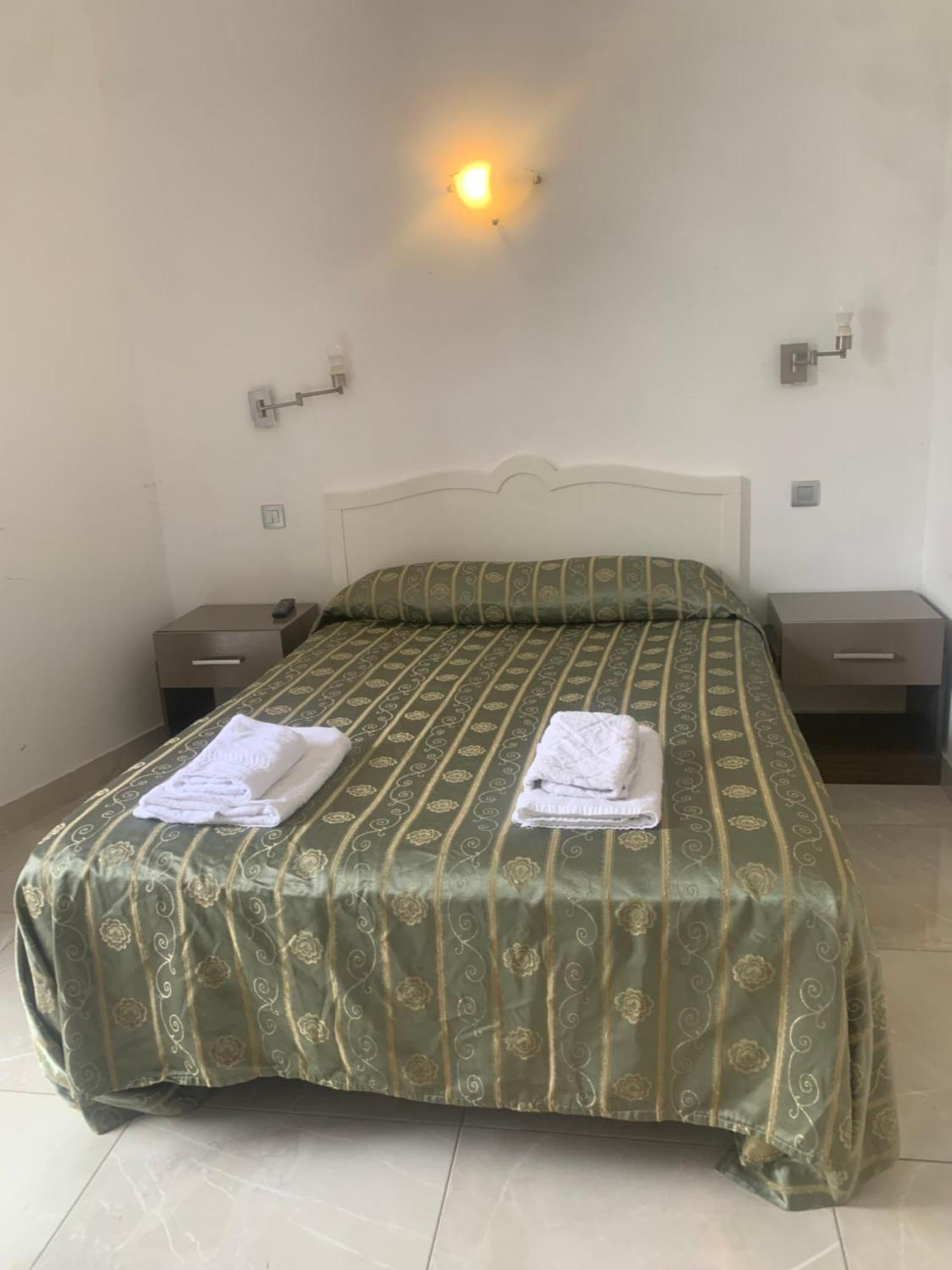 Hotel Neptune Cannes Bagian luar foto